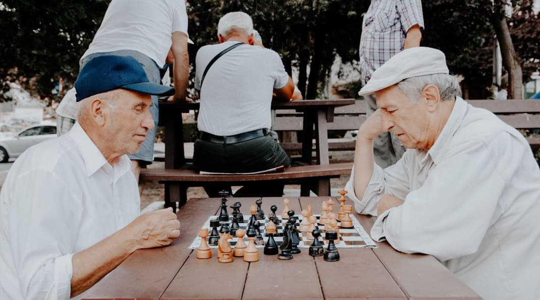 Aging Gracefully: What Does It Mean & How Can You Do It?